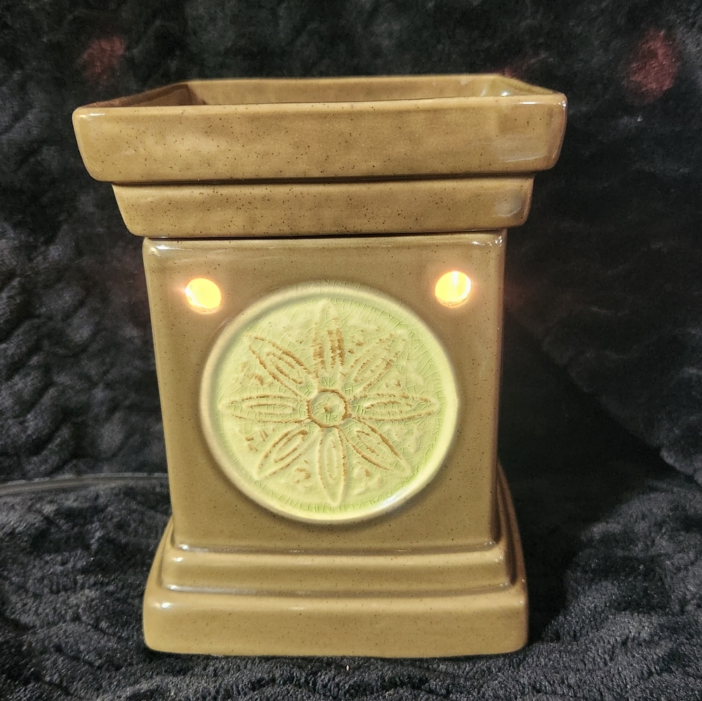 Scentsy Full Size Wax Warmer